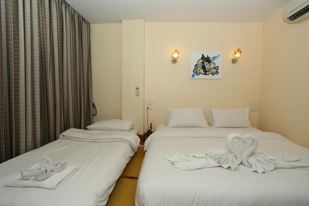 Zodiac Hotel Patong Екстер'єр фото